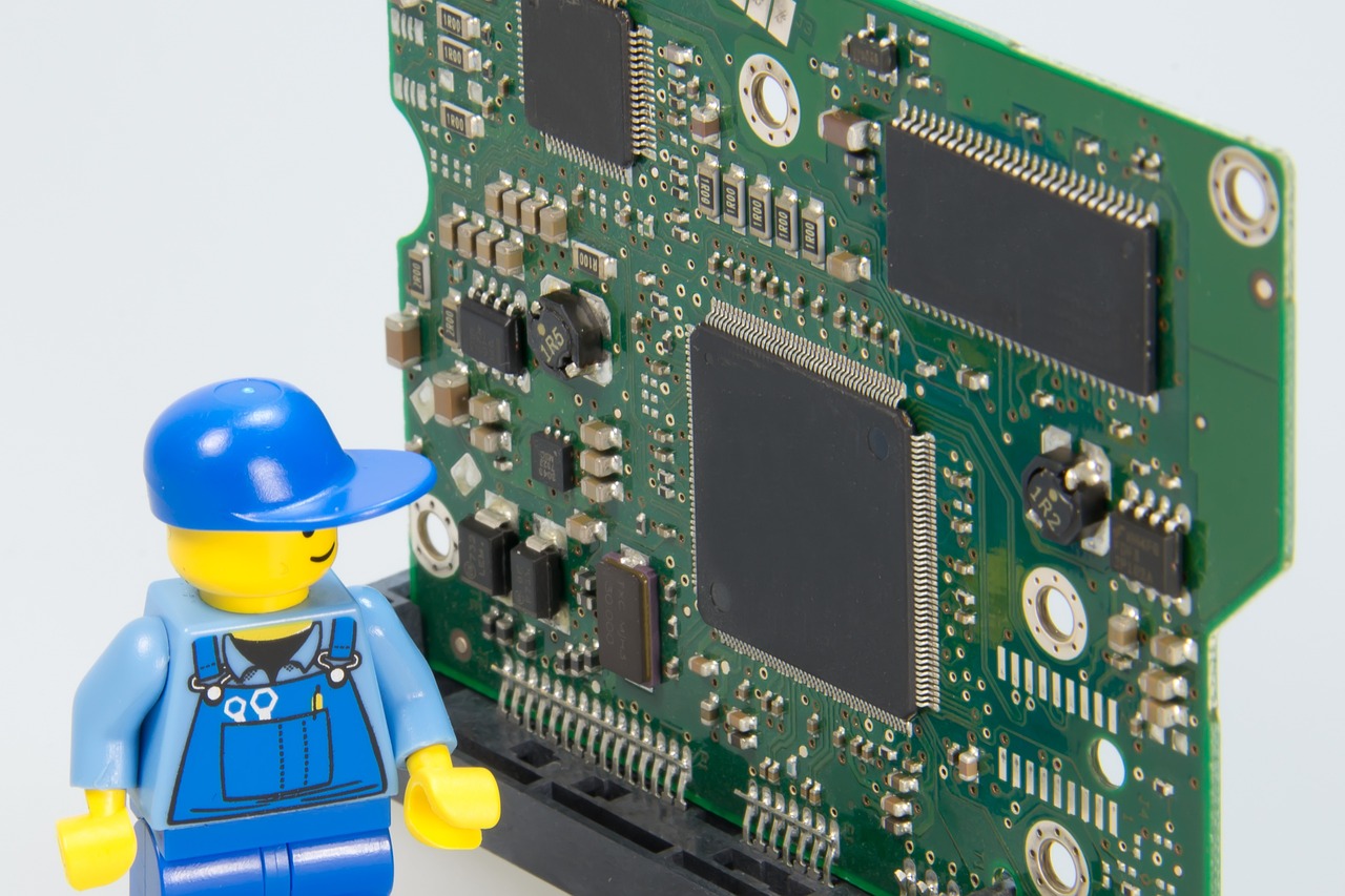 electrician, lego, repair-499799.jpg